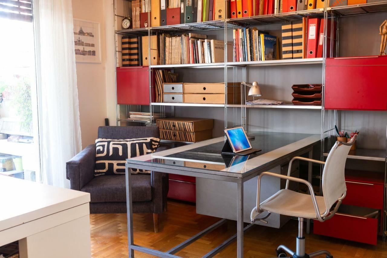 Stylish Flat With Veranda In The Heart Of Афины Экстерьер фото